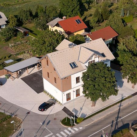 Zirovnica Kalan Boutique Stay מראה חיצוני תמונה